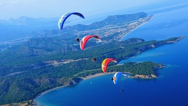 Paragliding by Tahtalı (2365 m)